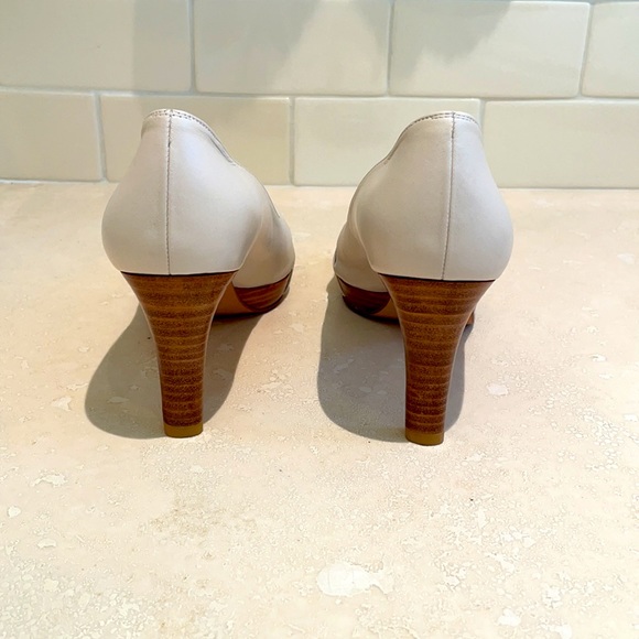 Stuart Weizman Cream Peep Toe Shoes - Picture 3 of 7